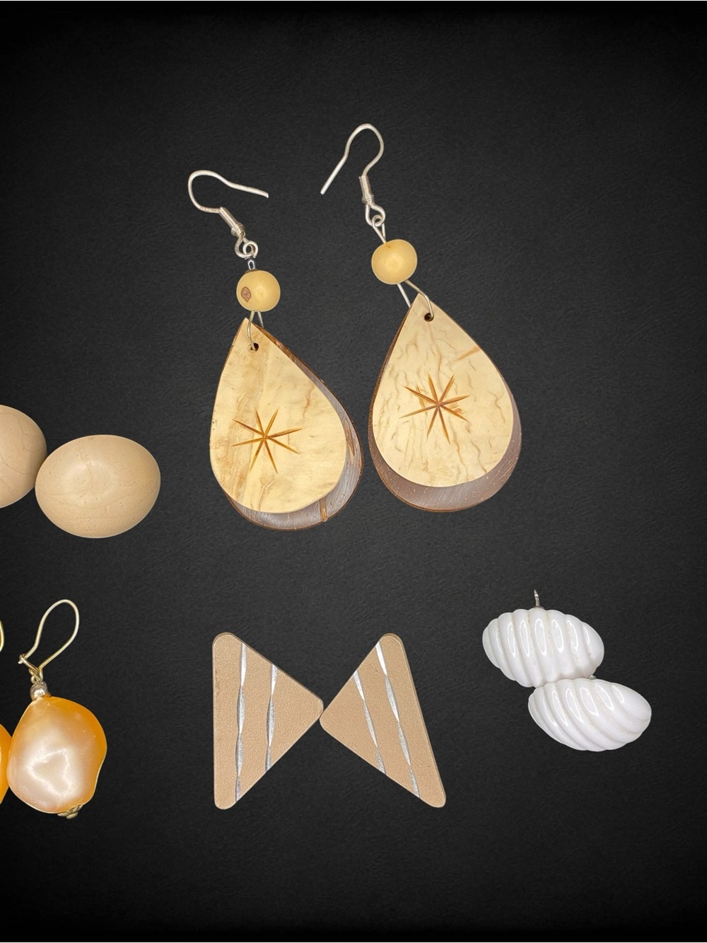 Vintage Costume Jewelry Earrings in Neutral Colours - Picture 3 of 10